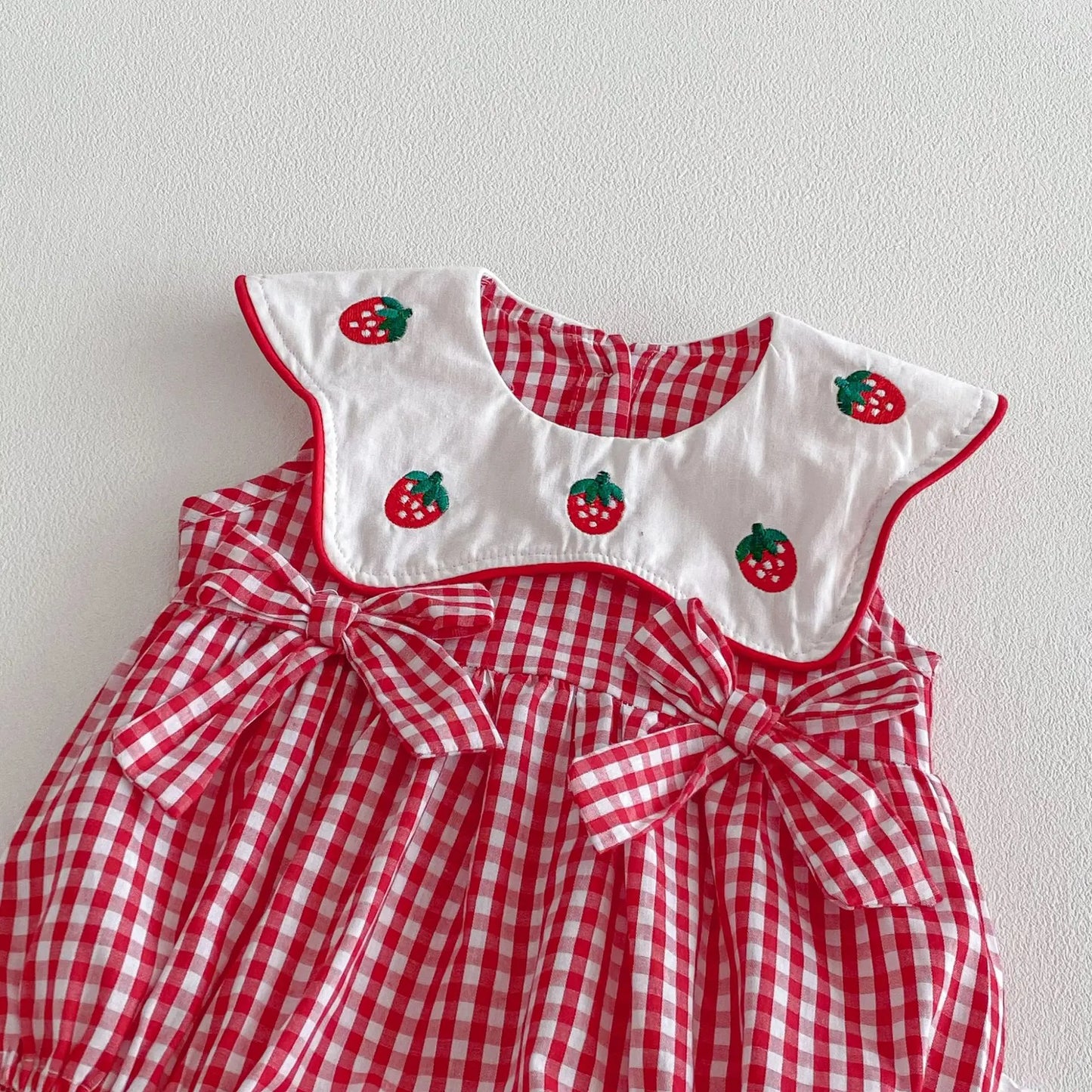 3M-2T Summer Korean Baby Clothing Strawberry Embroidery Girls Bodysuits Red Sleeveless Lace Collar Clothes for Newborns