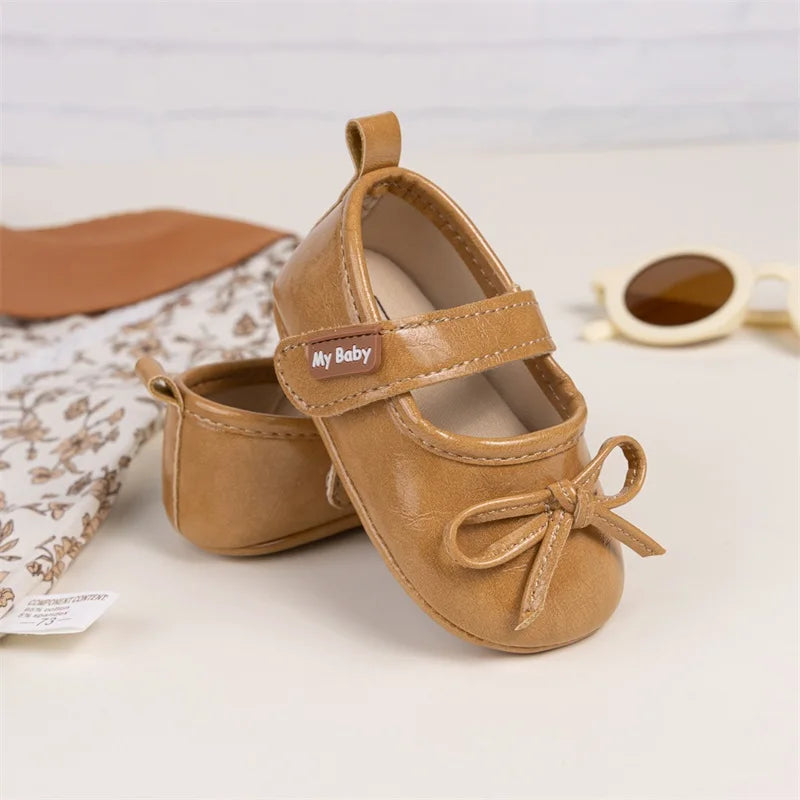 Adorable Toddler Girls Mary Jane Shoes with 3D Bow Detail Anti-slip Soft Sole Walking Shoes for Spring and Autumn Stylish