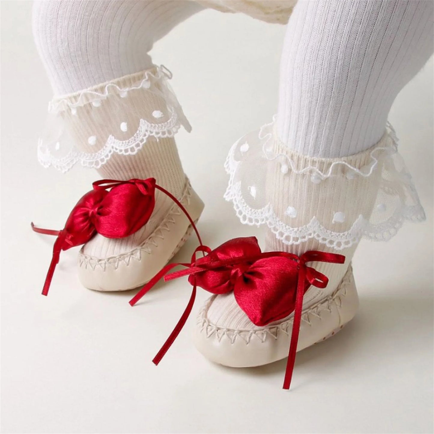 Adorable Baby Girl Slip-On Shoes with Sweet Bow Detail and Cozy Fleece Lining for Infant Toddler Newborns - Non-Slip Lace Trim