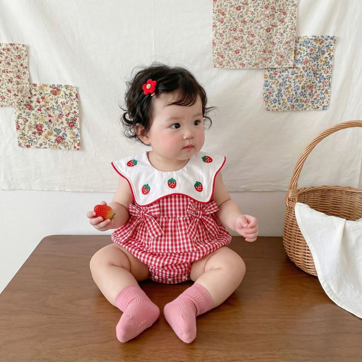 3M-2T Summer Korean Baby Clothing Strawberry Embroidery Girls Bodysuits Red Sleeveless Lace Collar Clothes for Newborns