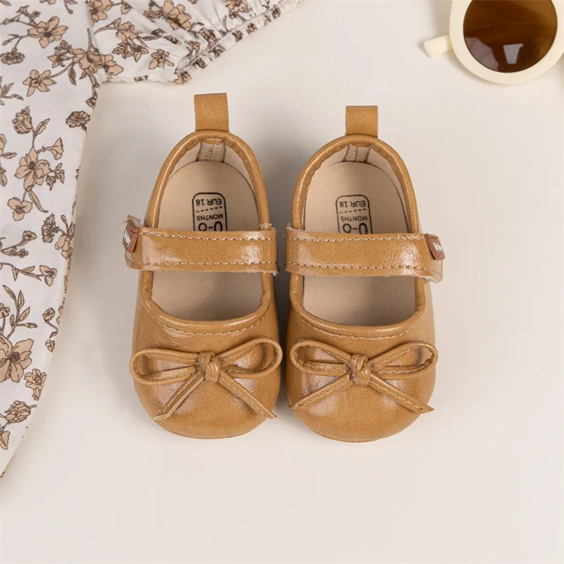 Adorable Toddler Girls Mary Jane Shoes with 3D Bow Detail Anti-slip Soft Sole Walking Shoes for Spring and Autumn Stylish